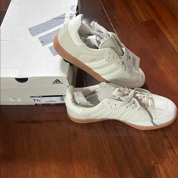 Adidas Off-White Sneakers with Gum Sole - Picture 4 of 4